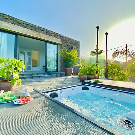 Дом отдыха Casa Lava Luminosa Y Con Magnificas Vistas Ля Оротава