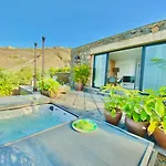 Casa Lava Luminosa Y Con Magnificas Vistas 度假居